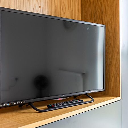 Chiswick Park 3 Bed 3 Bath West London - Parking Appartement Buitenkant foto