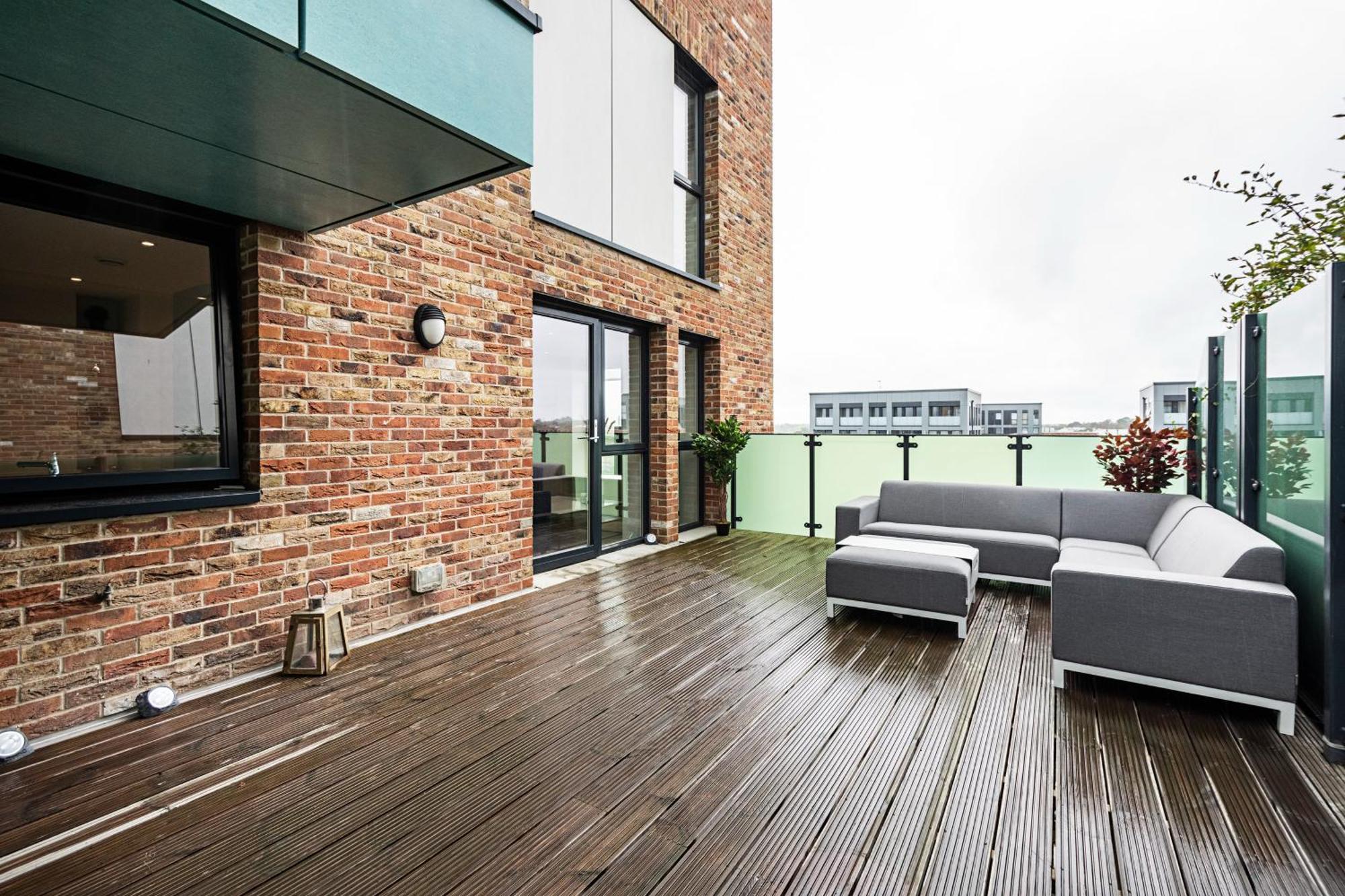 Chiswick Park 3 Bed 3 Bath West London - Parking Appartement Buitenkant foto
