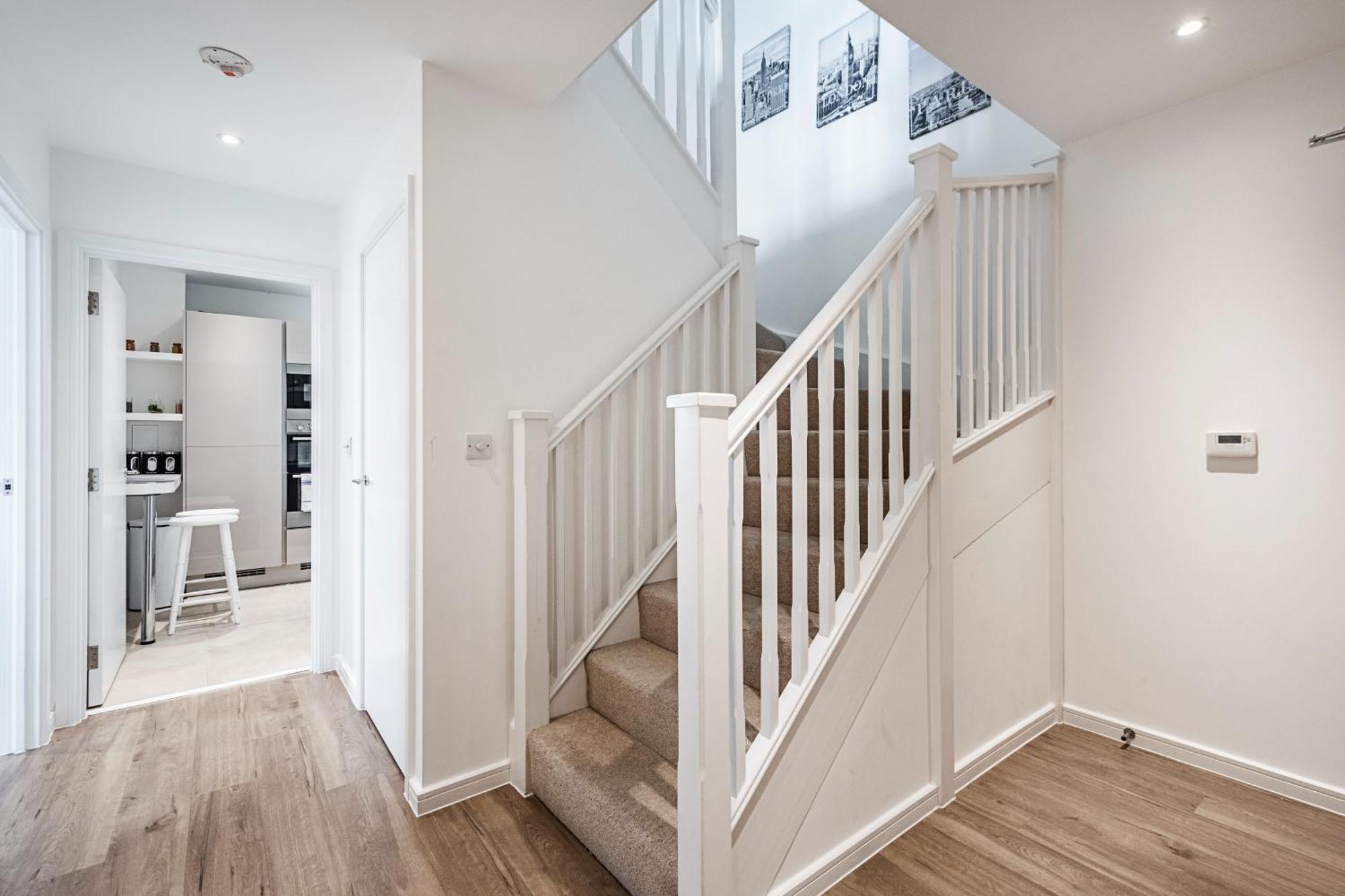 Chiswick Park 3 Bed 3 Bath West London - Parking Appartement Buitenkant foto